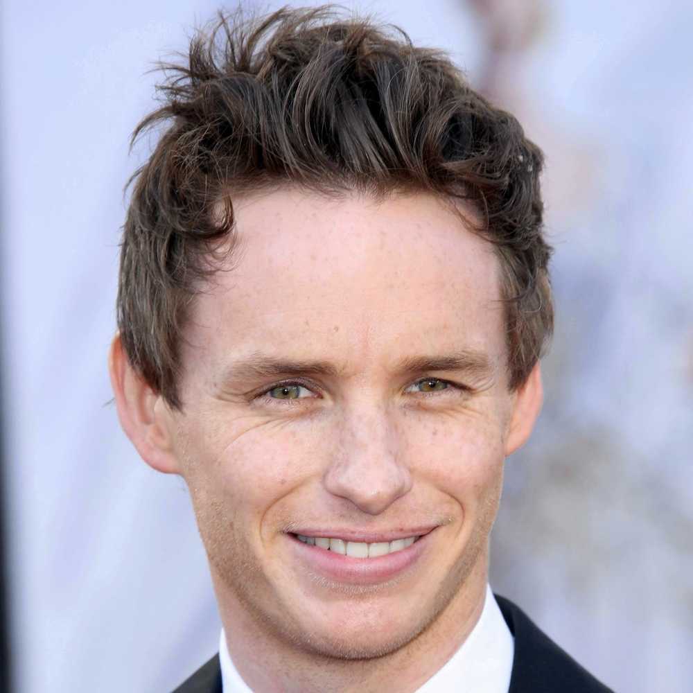 eddie-redmayne-biography_11.jpg